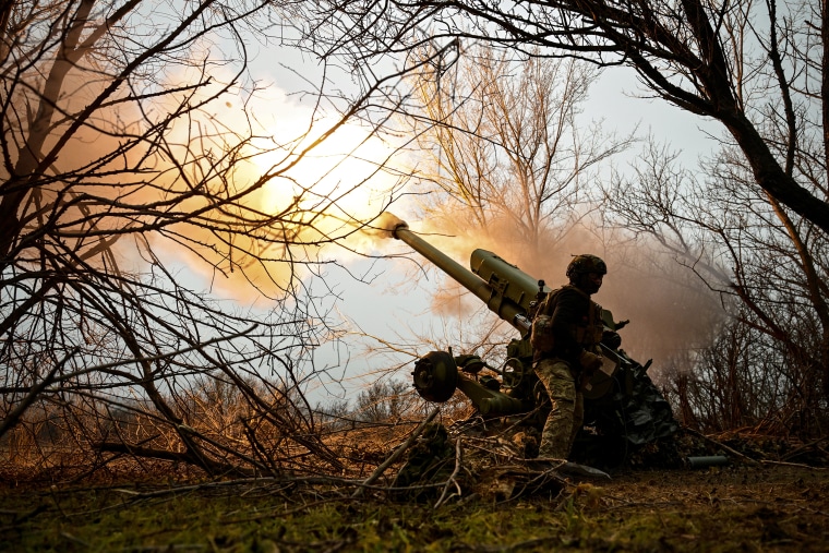Artillery crew in Zaporizhzhia region ukraine soldiers ukrainian russian conclift russia